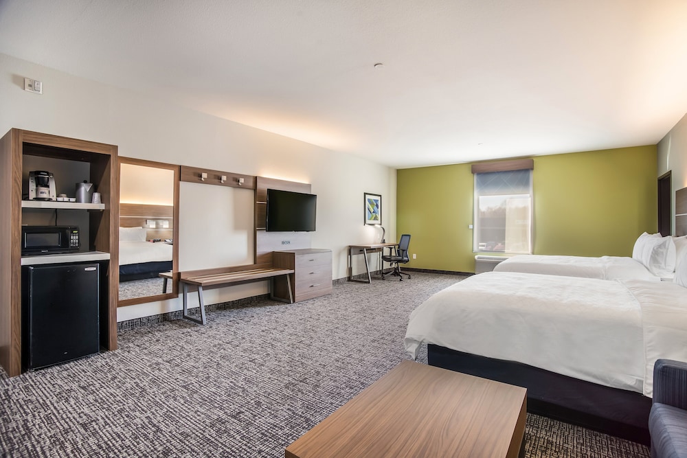 holiday inn express and suites east tulsa catoosa