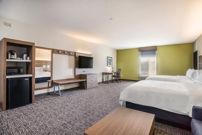 holiday inn express and suites east tulsa catoosa
