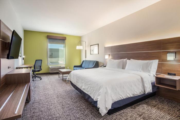 holiday inn express and suites east tulsa catoosa