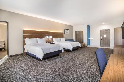 holiday inn express and suites east tulsa catoosa