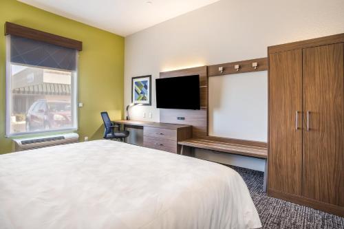 holiday inn express and suites east tulsa catoosa