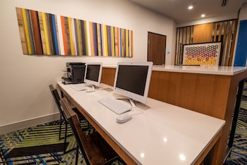 holiday inn express and suites moses lake by ihg