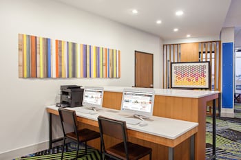 holiday inn express and suites moses lake by ihg