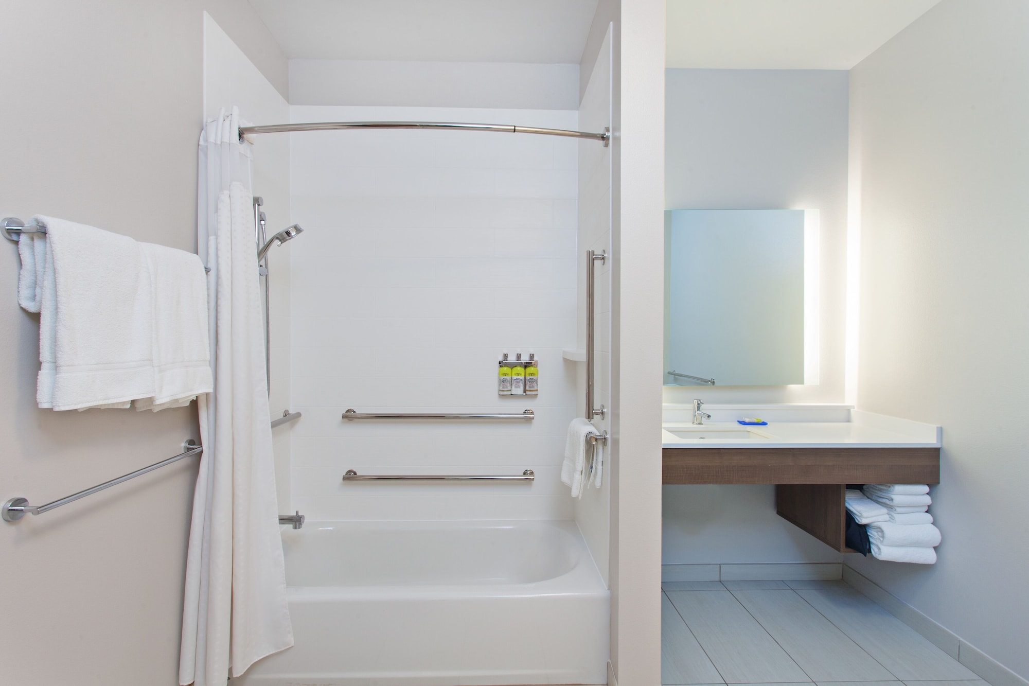 holiday inn express and suites moses lake by ihg