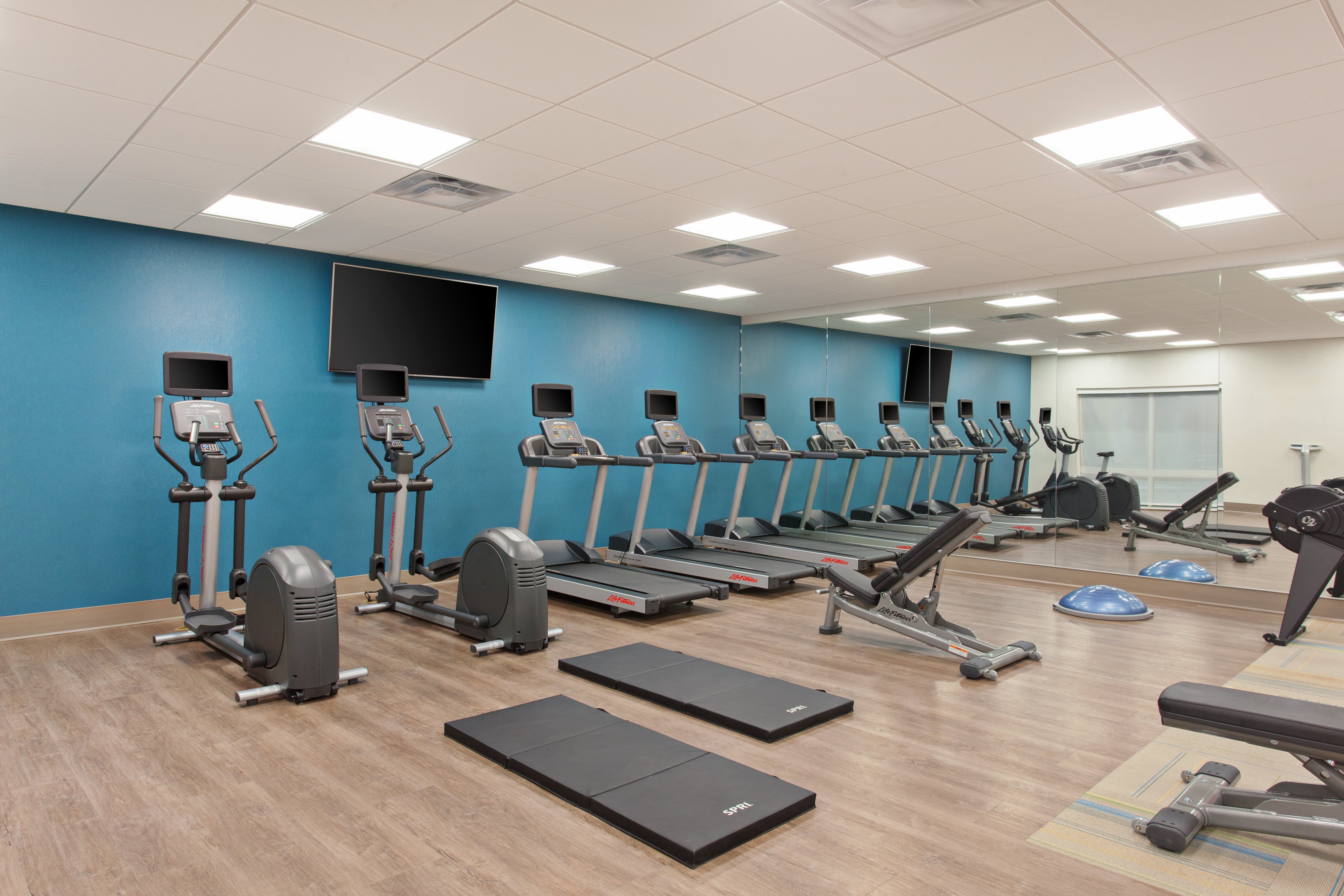 holiday inn express and suites moses lake by ihg