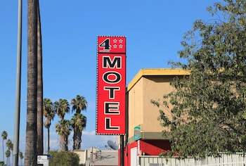 4 star motel