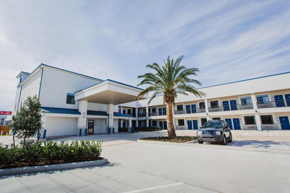 palace inn blue us 59 and gessner