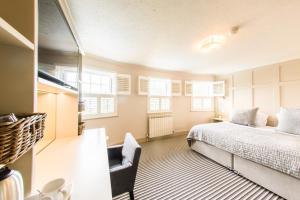 Les Douvres Hotel,Near Saints Bay Beach,3 star