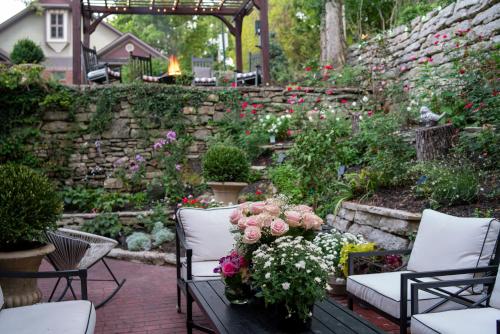 Inn At Rose Hall,Eureka Springs Historic>>Eureka Springs,3 star