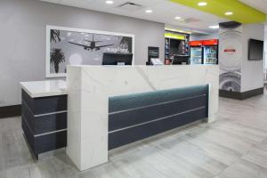 hampton inn and suites irvine orange county airport