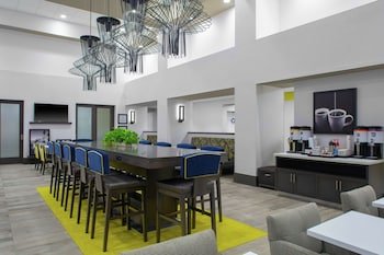 hampton inn and suites irvine orange county airport