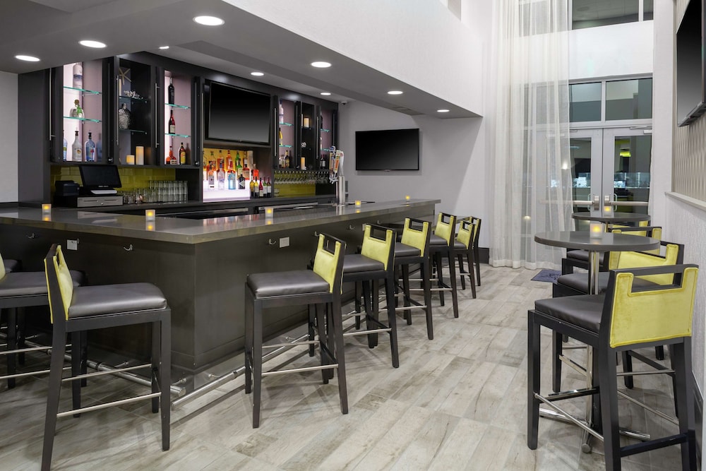 hampton inn and suites irvine orange county airport