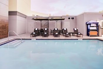 hampton inn and suites irvine orange county airport