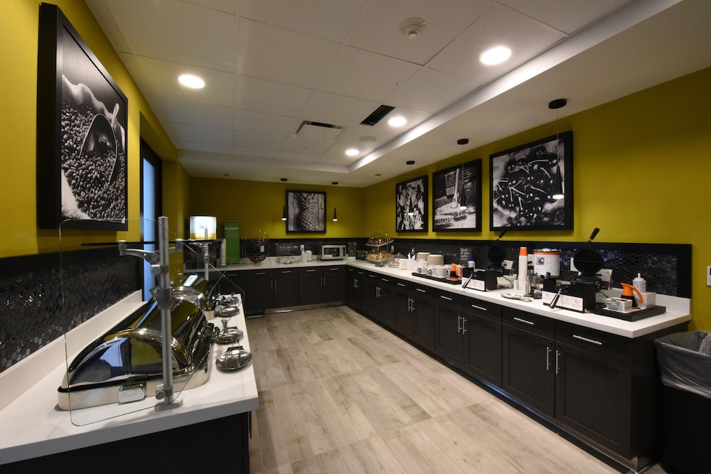hampton inn and suites irvine orange county airport