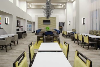 hampton inn and suites irvine orange county airport