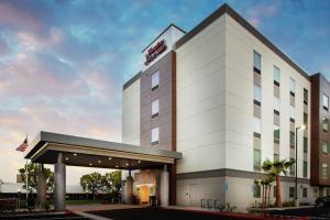hampton inn and suites irvine orange county airport