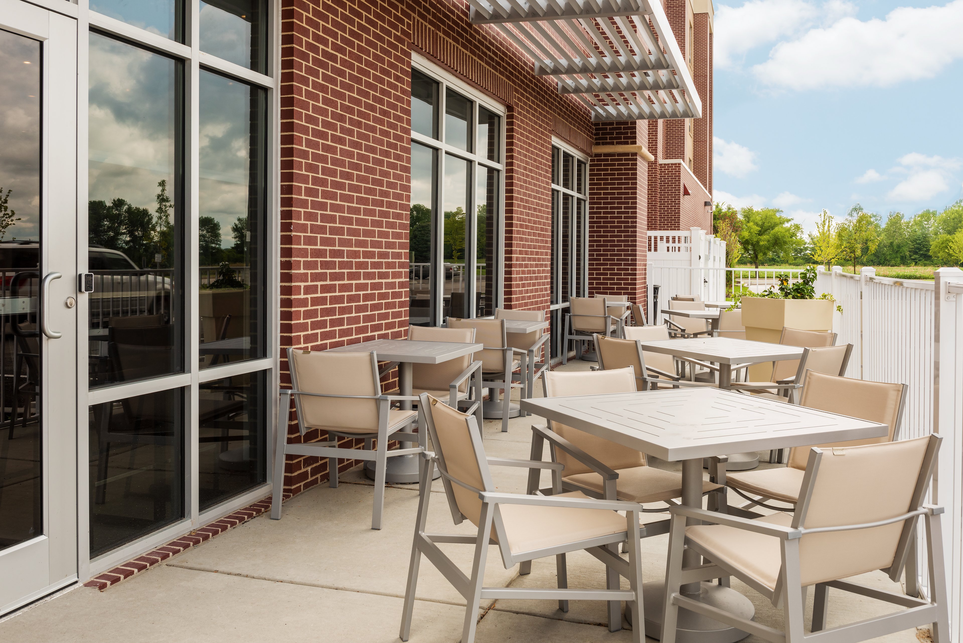 holiday inn express and suites st louis chesterfield by ihg
