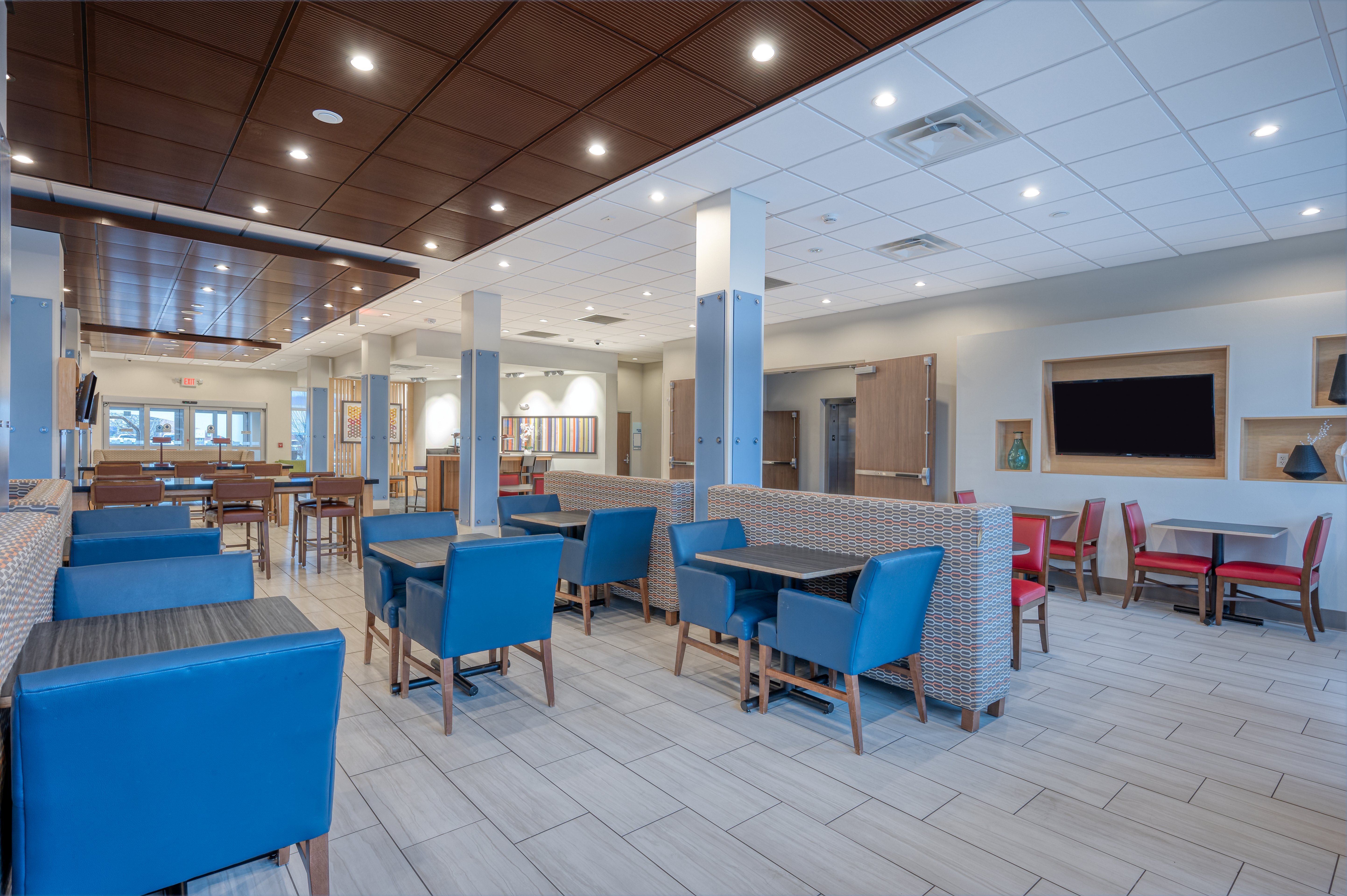 holiday inn express and suites st louis chesterfield by ihg