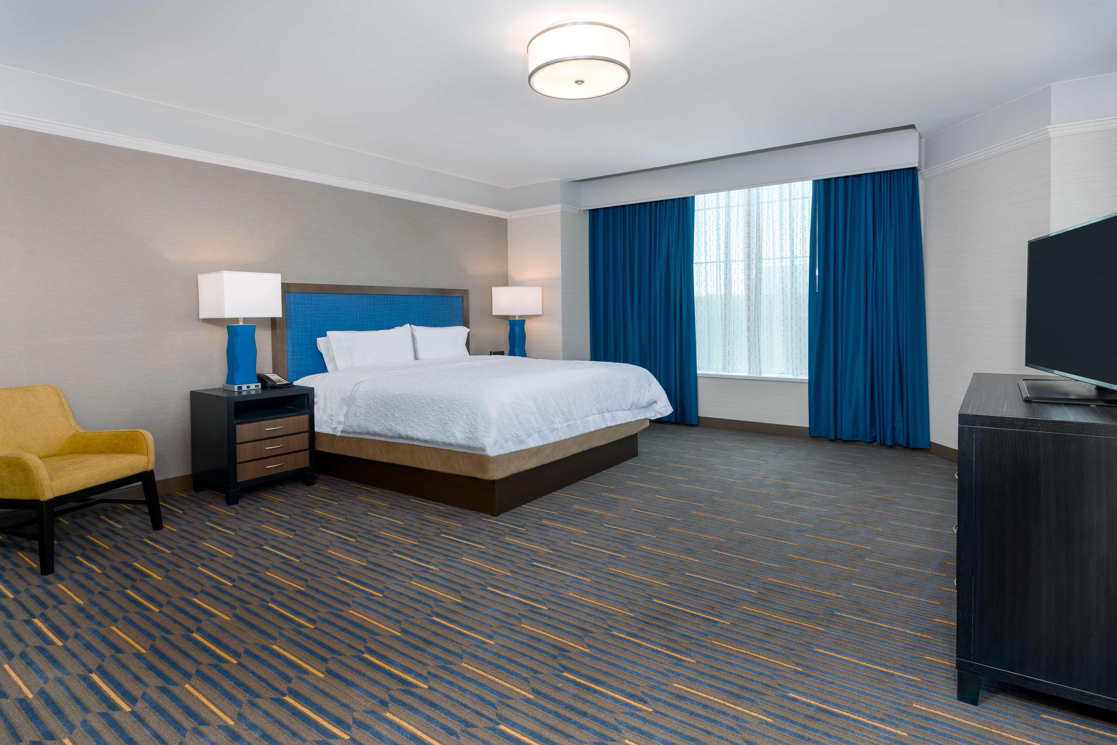 hampton inn and suites buffalo downtown
