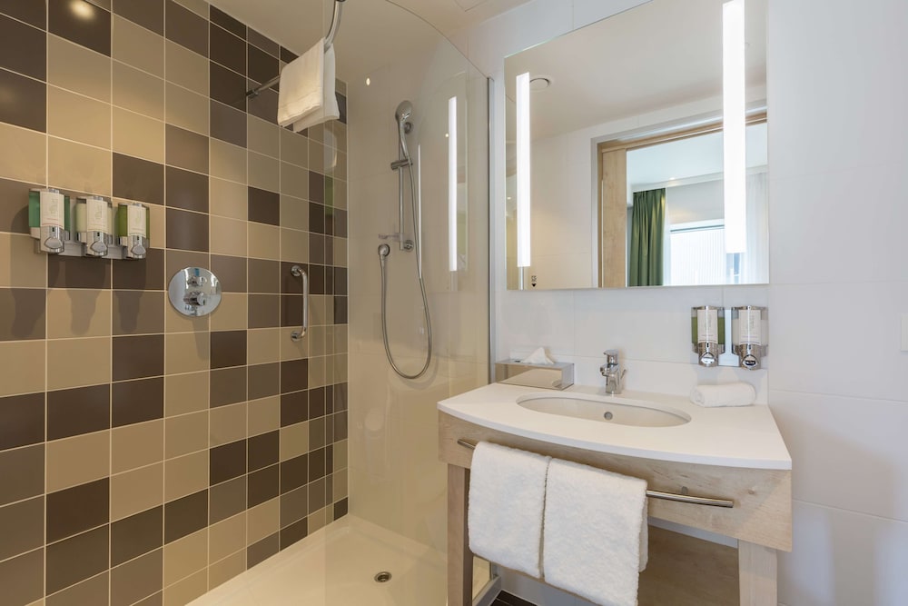 hampton by hilton antwerp central station