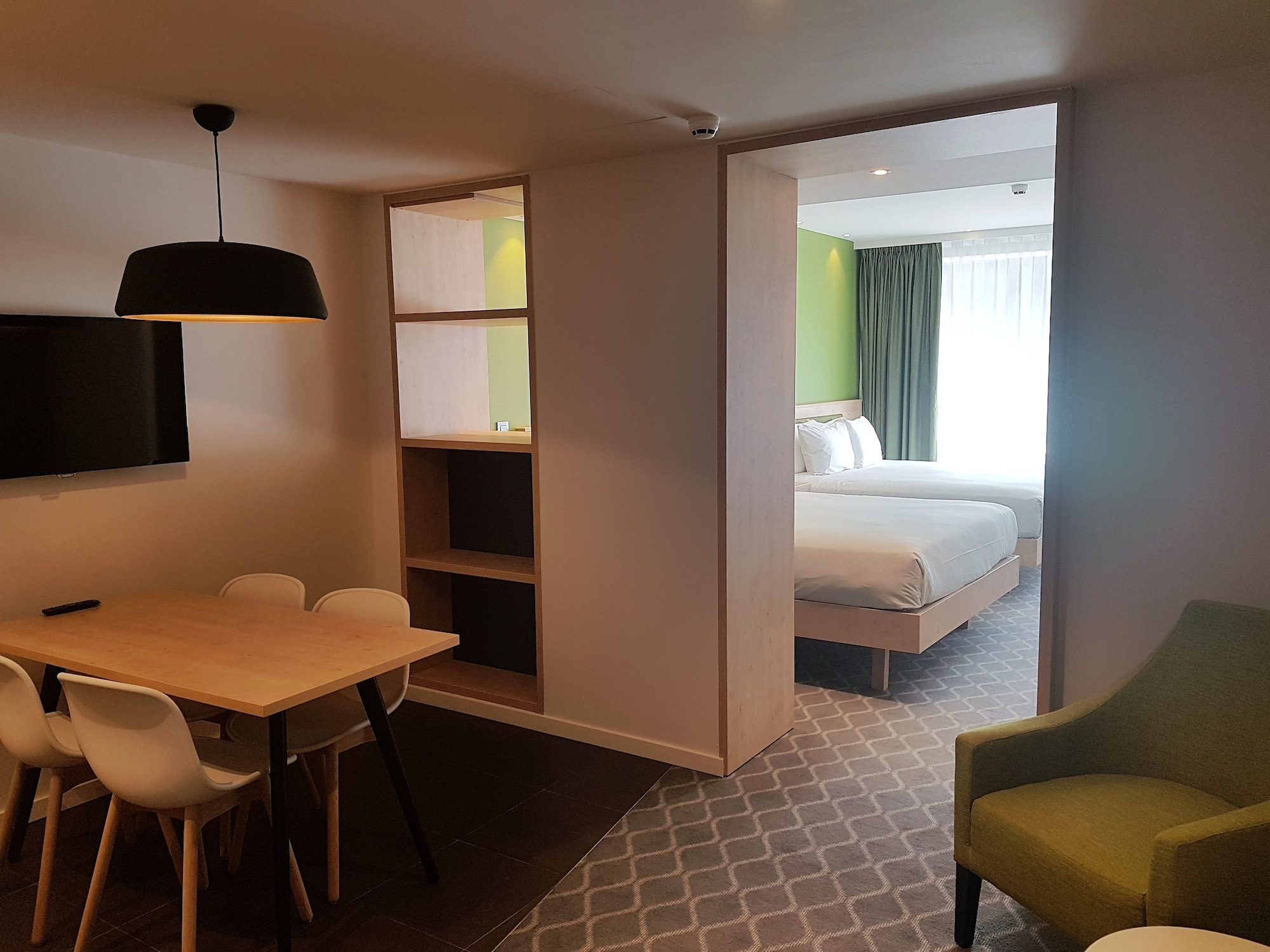 hampton by hilton antwerp central station