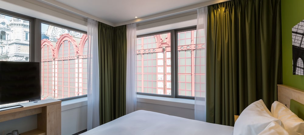 hampton by hilton antwerp central station