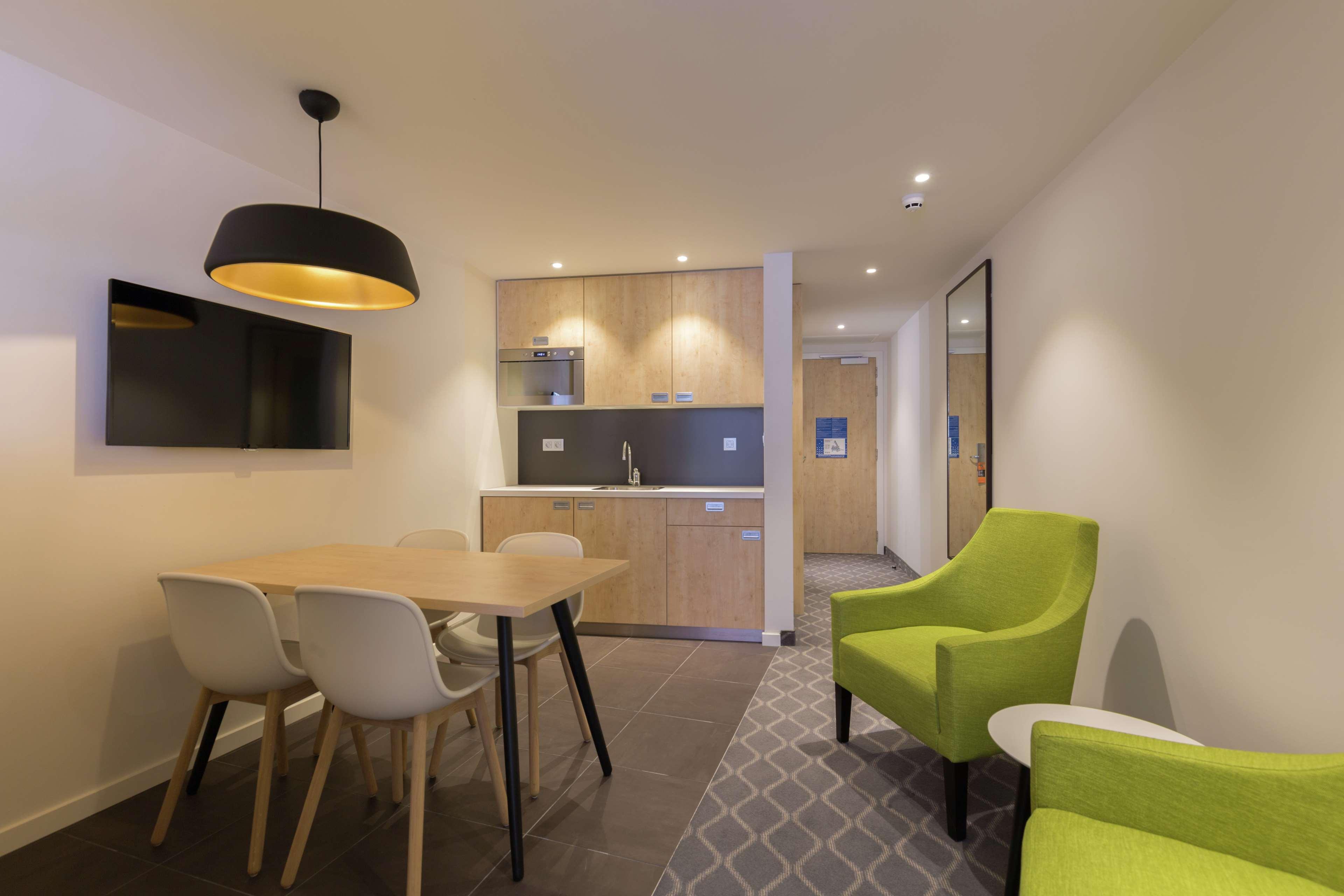 hampton by hilton antwerp central station