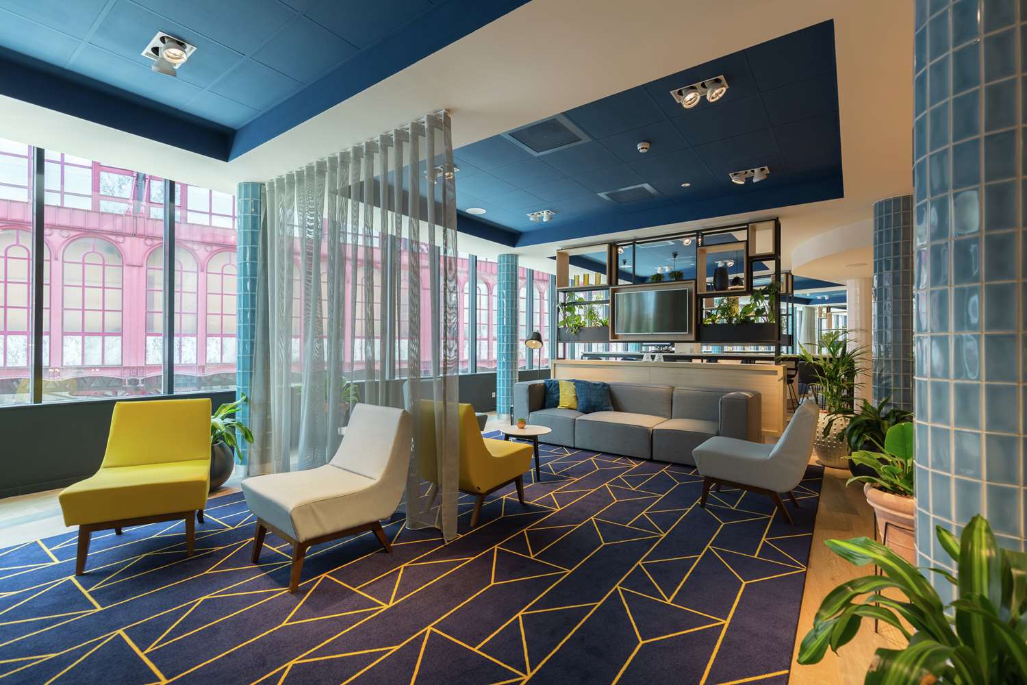 hampton by hilton antwerp central station