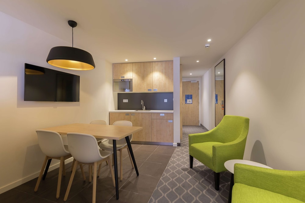 hampton by hilton antwerp central station