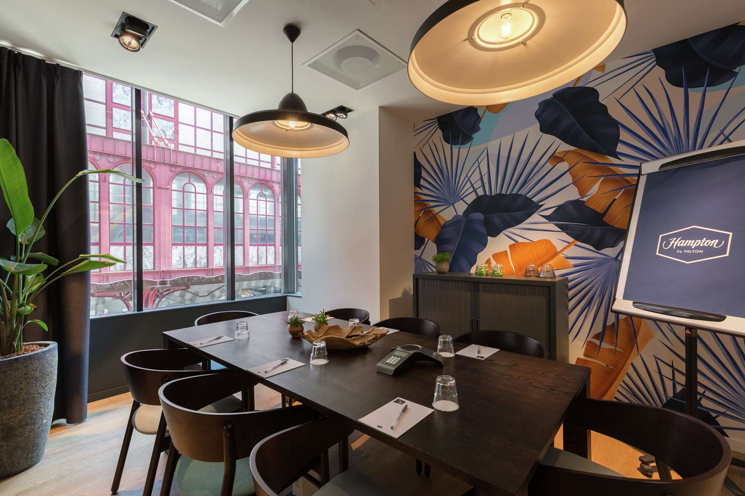 hampton by hilton antwerp central station