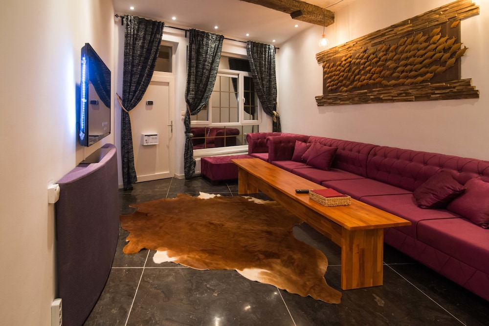 villa einstein apartments