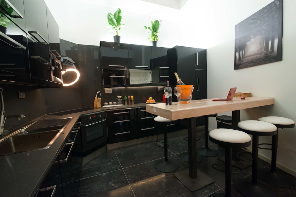 villa einstein apartments