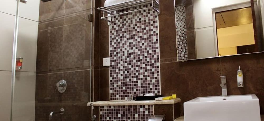 keys select by lemon tree hotels nestor mumbai