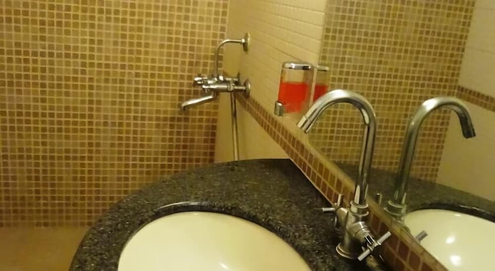 keys select by lemon tree hotels nestor mumbai