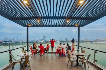 avora hotel