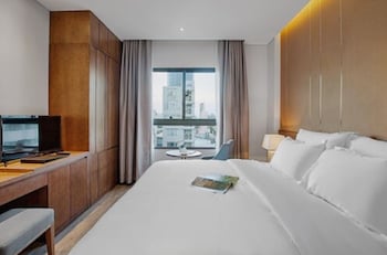 avora hotel