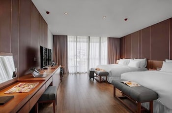 avora hotel
