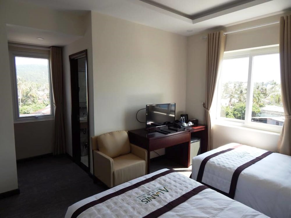 alanis lodge phu quoc