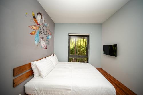 9 station hostel adults only