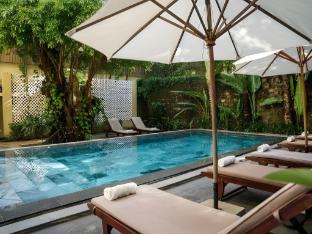 9 station hostel adults only