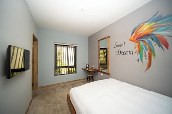 9 station hostel adults only