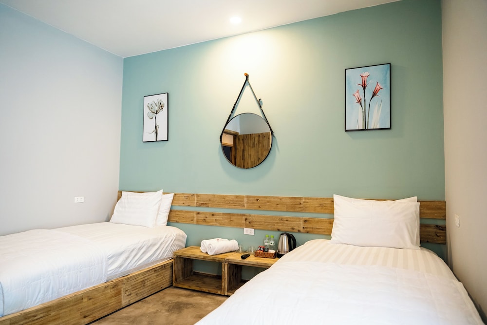 9 station hostel adults only