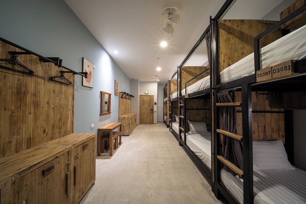 9 station hostel adults only