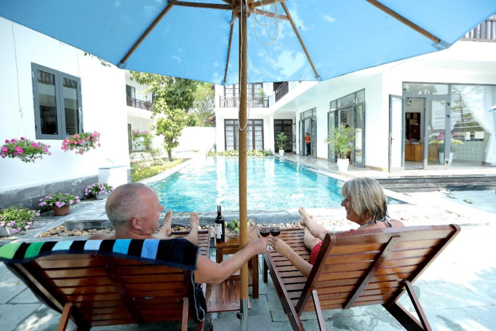 tropical garden homestay villa