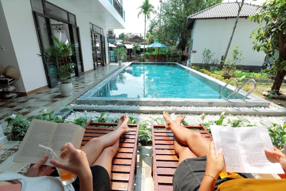 tropical garden homestay villa