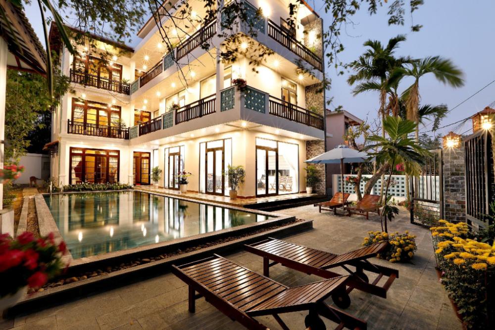 tropical garden homestay villa