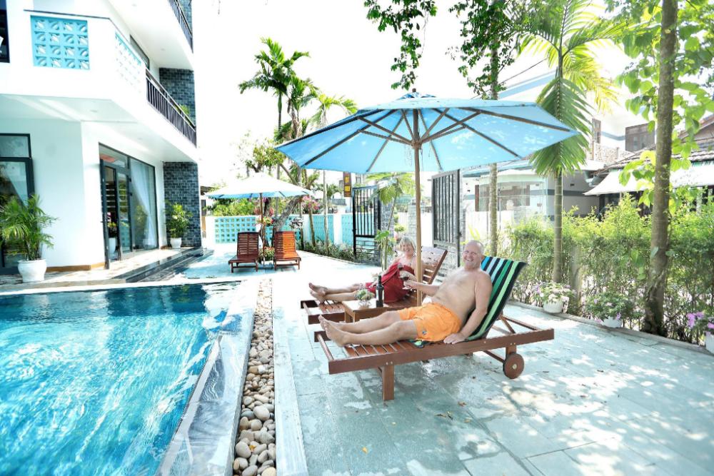tropical garden homestay villa