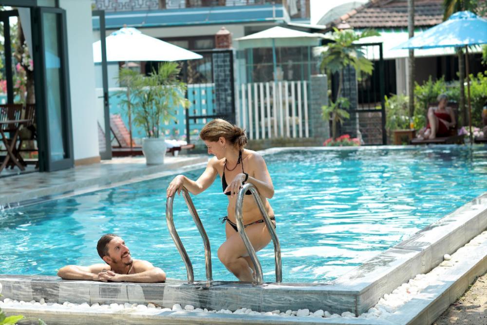 tropical garden homestay villa