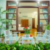 tropical garden homestay villa