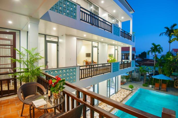 tropical garden homestay villa